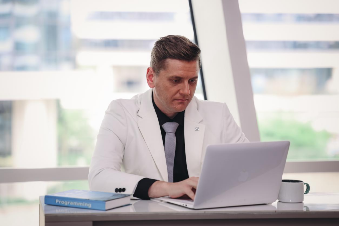 From the lab to the EU patent: How Friedrich Kohlmann’s federated learning system solves the privacy-revenue paradox​​